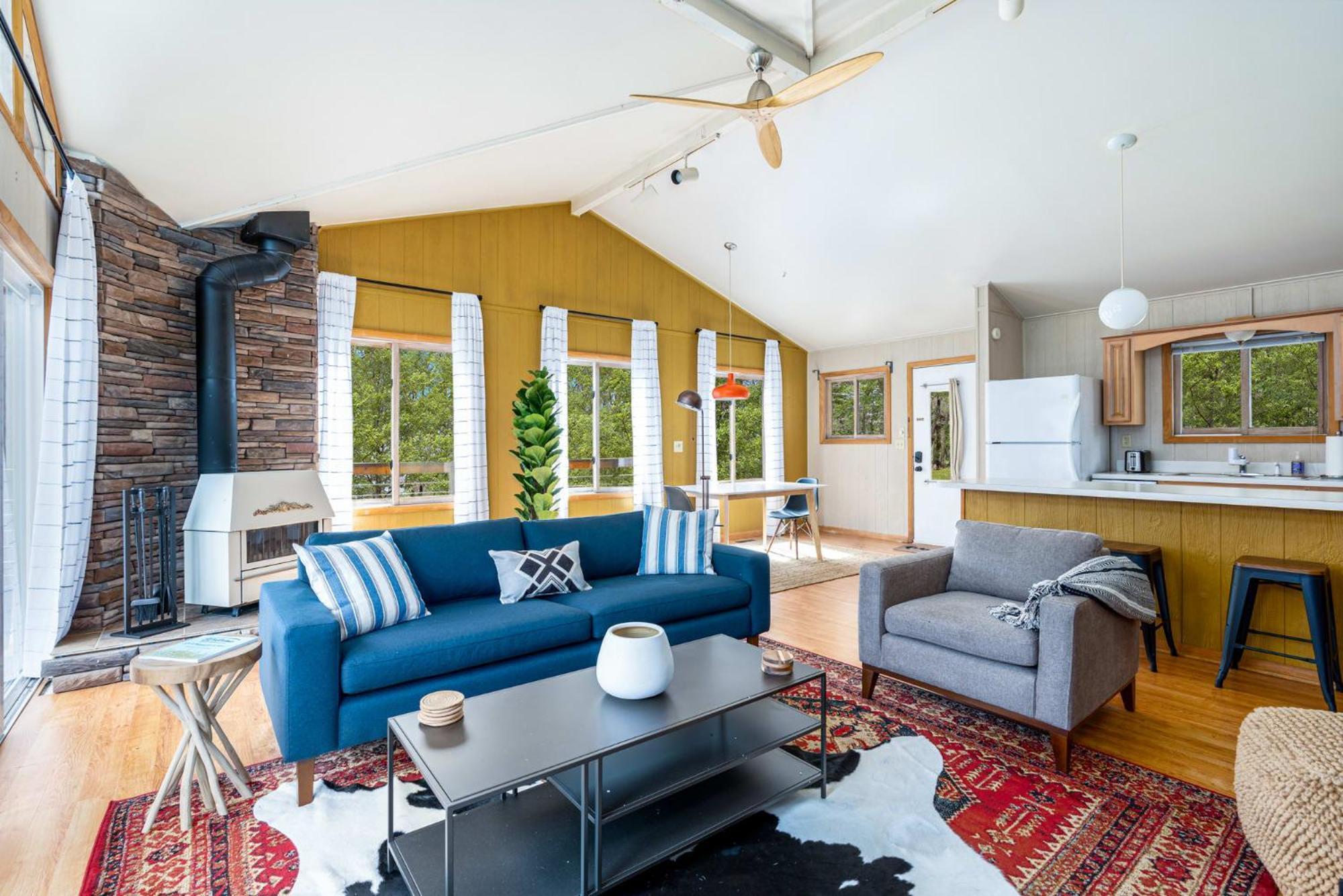 Chalet W Hot Tub, Large Deck, Grill, & Fast Wifi Berkeley Springs Eksteriør billede