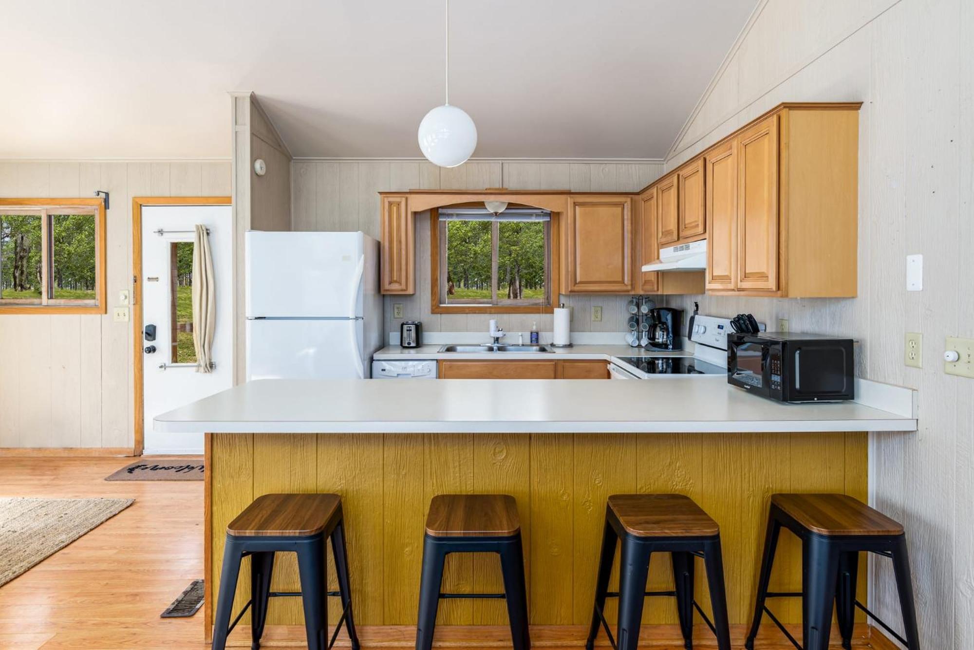 Chalet W Hot Tub, Large Deck, Grill, & Fast Wifi Berkeley Springs Eksteriør billede