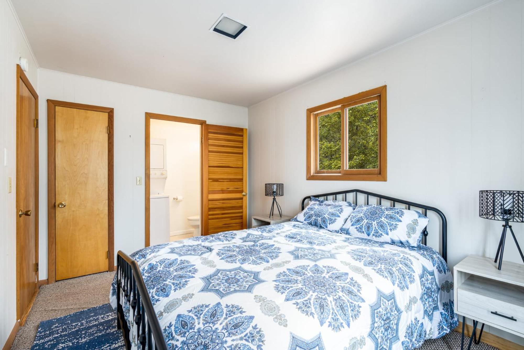 Chalet W Hot Tub, Large Deck, Grill, & Fast Wifi Berkeley Springs Eksteriør billede
